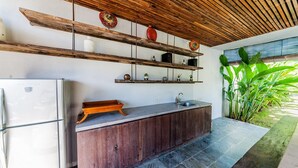 Villa de lujo, 3 habitaciones, vistas a la playa | Cocina básica privada