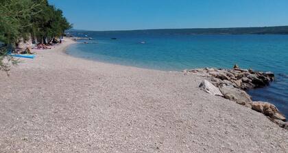 Nice apartment with sea view, garden and terrace, free Wi-Fi