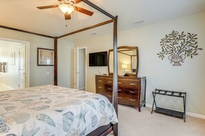 6 bedrooms, iron/ironing board, Internet, bed sheets