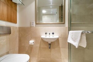 Bathroom - Two Bedroom Sea View (Auckland)