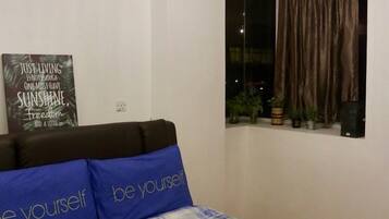 3 habitaciones, tabla de planchar con plancha y wifi