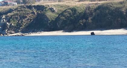 comfortable apartment 100m from the sea