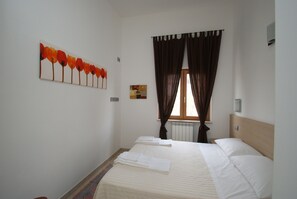 2 Schlafzimmer, Zimmersafe, Bügeleisen/Bügelbrett, Bettwäsche