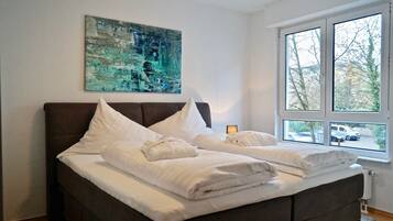 2 bedrooms, iron/ironing board, WiFi, bed sheets