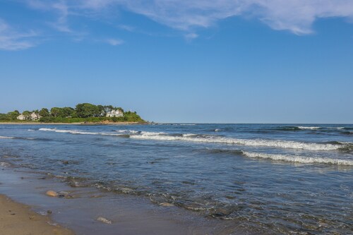 Viehättävä koti w / kannella, pinnasänky, piha - 1 koira OK, kävele rannalle