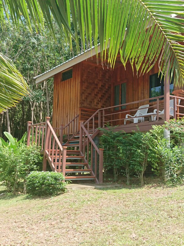 Superior Bungalow | Exterior