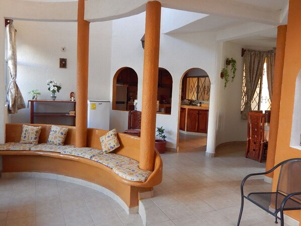 Interior - Big and beautiful house, well located close to la madera beach, downtown Zihua (Zihuatanejo)