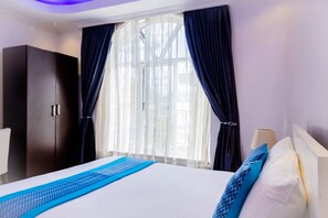 Premium bedding, Select Comfort beds, in-room safe