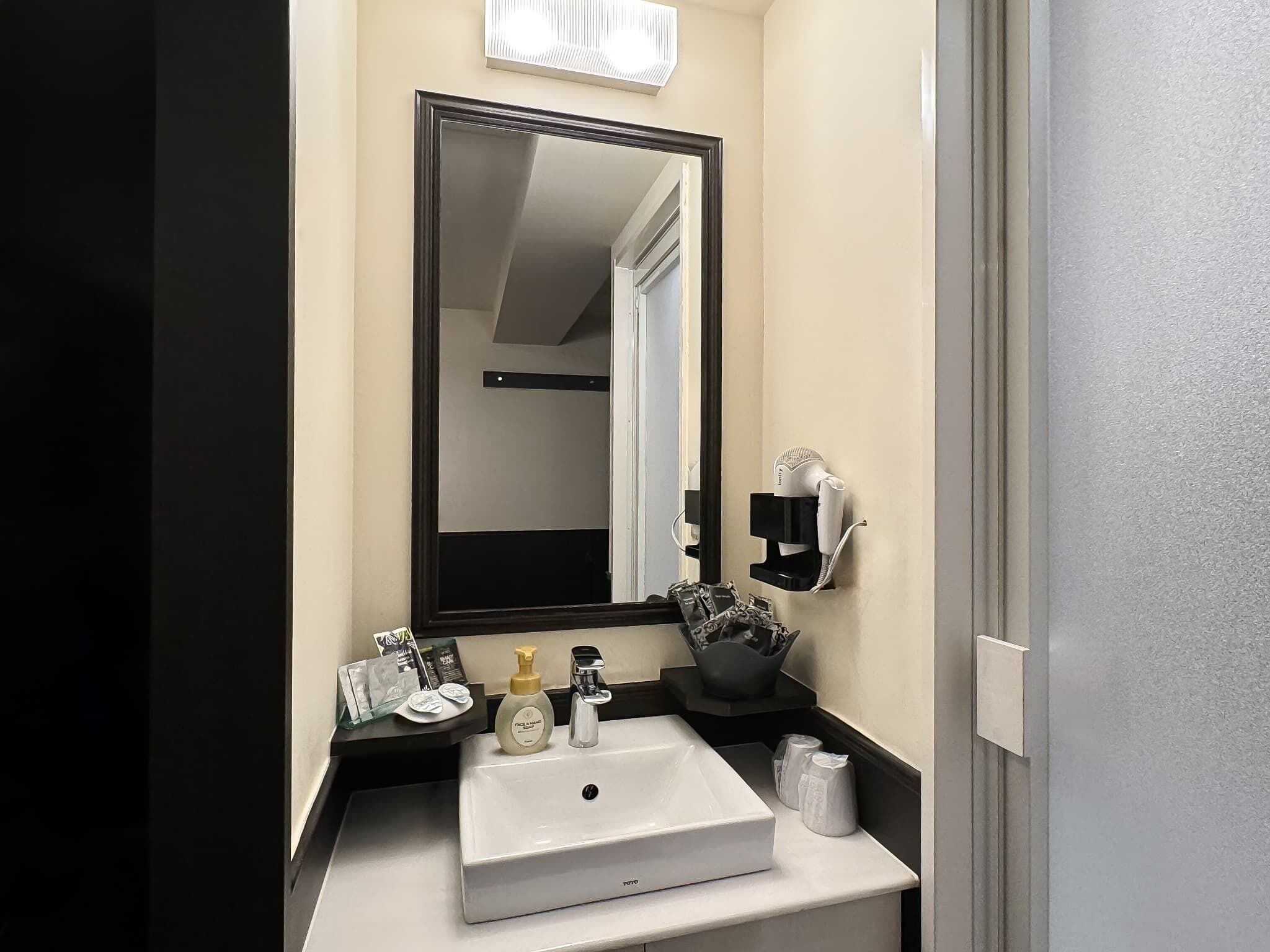 Room amenity