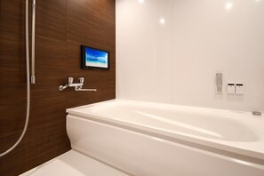 Cタイプ | バスルーム | 個別の浴槽とシャワー、深めの浴槽、バスアメニティ (無料)、ヘアドライヤー