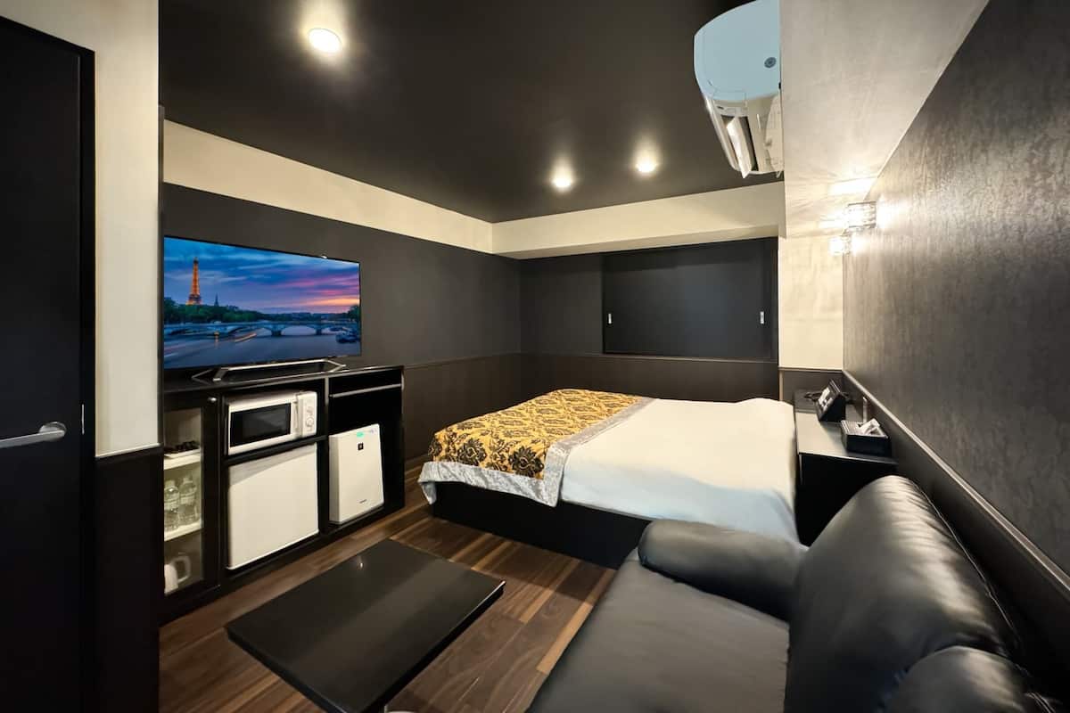 C type room | Minibar, soundproofing, free WiFi, bed sheets