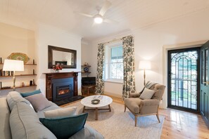 Villa Deluxe - flera sängar - icke-rökare - utsikt mot vingård | Vardagsrum | Smart-tv och Netflix