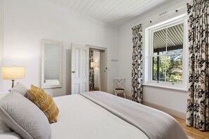 Deluxe Villa, Multiple Beds, Non Smoking, Vineyard View | 3 bedrooms, pillowtop beds, desk, blackout drapes - The Other House (Piccadilly)