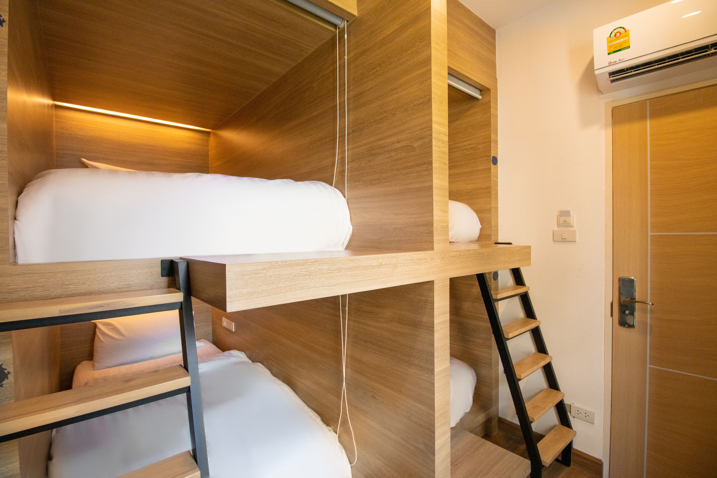 共同ドミトリー 男女共用ドミトリー