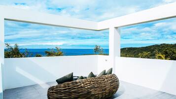 Firemannsrom – deluxe, 2 queensize-senger, terrasse, hjørnerom | Terrasse/patio