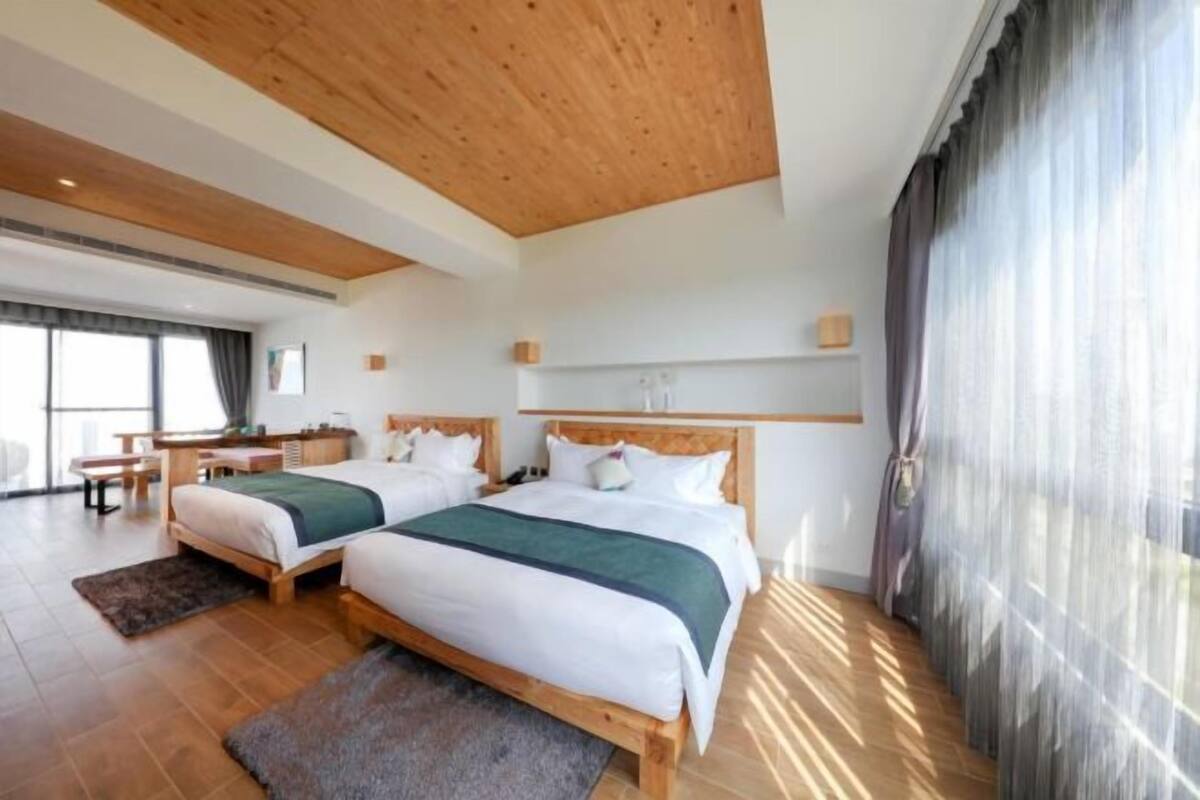 1 camera, minibar, una cassaforte in camera, una scrivania