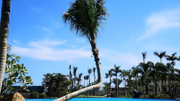 Outdoor pool, sun loungers