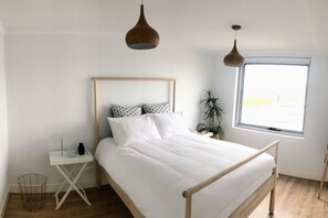 Deluxe-Apartment, 1 Schlafzimmer | Individuell eingerichtet, Verdunkelungsvorhänge, Bügeleisen/Bügelbrett