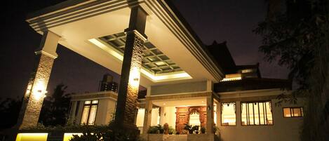 Fasade – kveld/natt