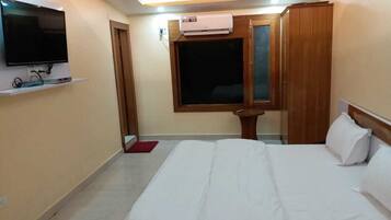 16 slaapkamers, een strijkplank/strijkijzer, internet, beddengoed