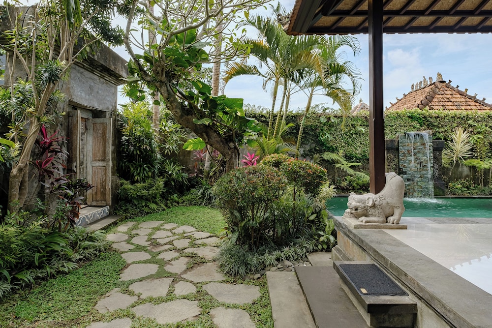 Pratiwi Ubud Villa
