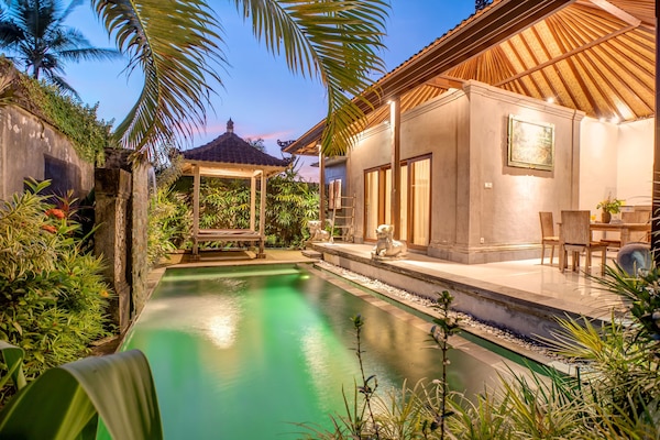 Kolam renang outdoor