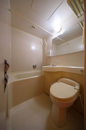 Combined shower/bathtub, deep-soaking bathtub, free toiletries - Pacific Hotel Morioka (Morioka)