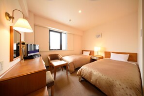 Desk, laptop workspace, iron/ironing board, free WiFi - Pacific Hotel Morioka (Morioka)