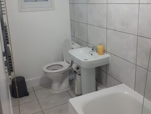 Superior Apartment, Private Bathroom (2 bedroom) | Bathroom | Towels - Marble Apartments Broadway Two (London)
