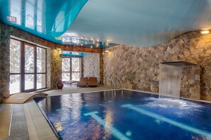 Indoor pool, open 8:00 AM to 9:00 PM, pool loungers - Wellness Hotel Borovica (Štrba)