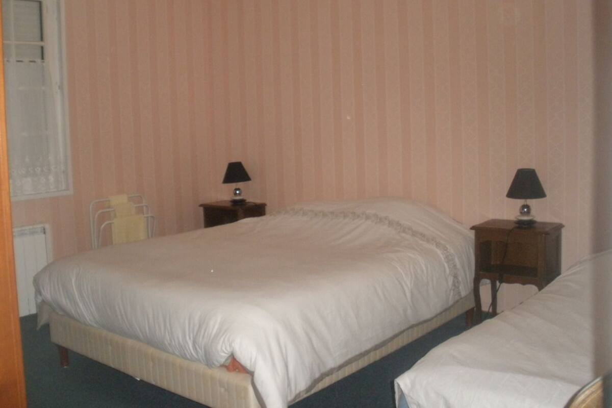 Dreibettzimmer, Gemeinschaftsbad
