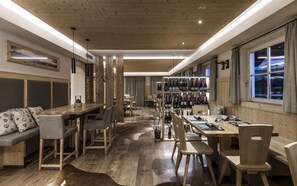 Breakfast and dinner served - Presulis Hideaway Apartments & Restaurant (Fie allo Sciliar)