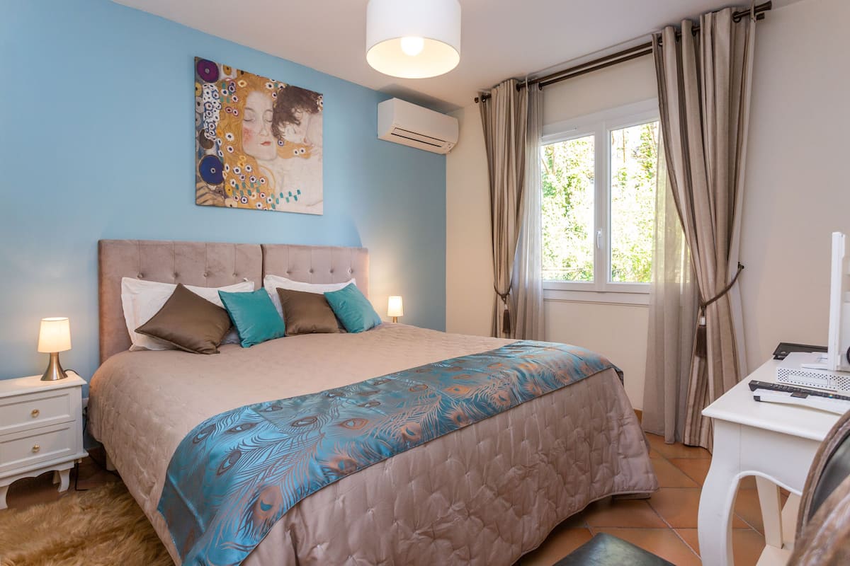 Double or Twin Room (Klimt) | 1 bedroom, cribs (free), WiFi (free), individually decorated