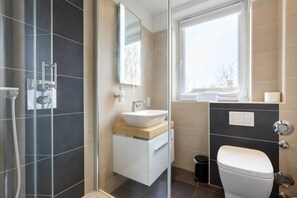 Douche, sèche-cheveux