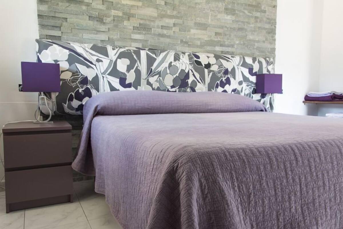 Quadruple Room | In-room safe, desk, blackout drapes, soundproofing