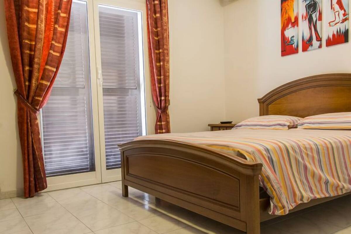 Double Room, Balcony | In-room safe, desk, blackout drapes, soundproofing
