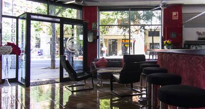 Go BCN Hi Sants - Hostel