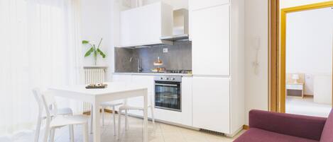 Lägenhet - 1 sovrum - balkong (4 Adults) | Eget kök | Kylskåp, mikrovågsugn, ugn och spishäll