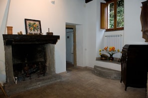 Fireplace - Palazzo Contino (Bagnoregio)