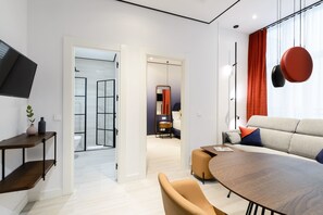 Appartement, 1 slaapkamer (1 person) | Woonruimte | Een flatscreentelevisie