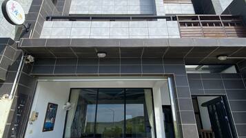 Voorkant van accommodatie