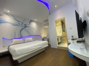 Double Room | Premium bedding, individually decorated, individually furnished, desk - Beauty House Homestay (Magong)