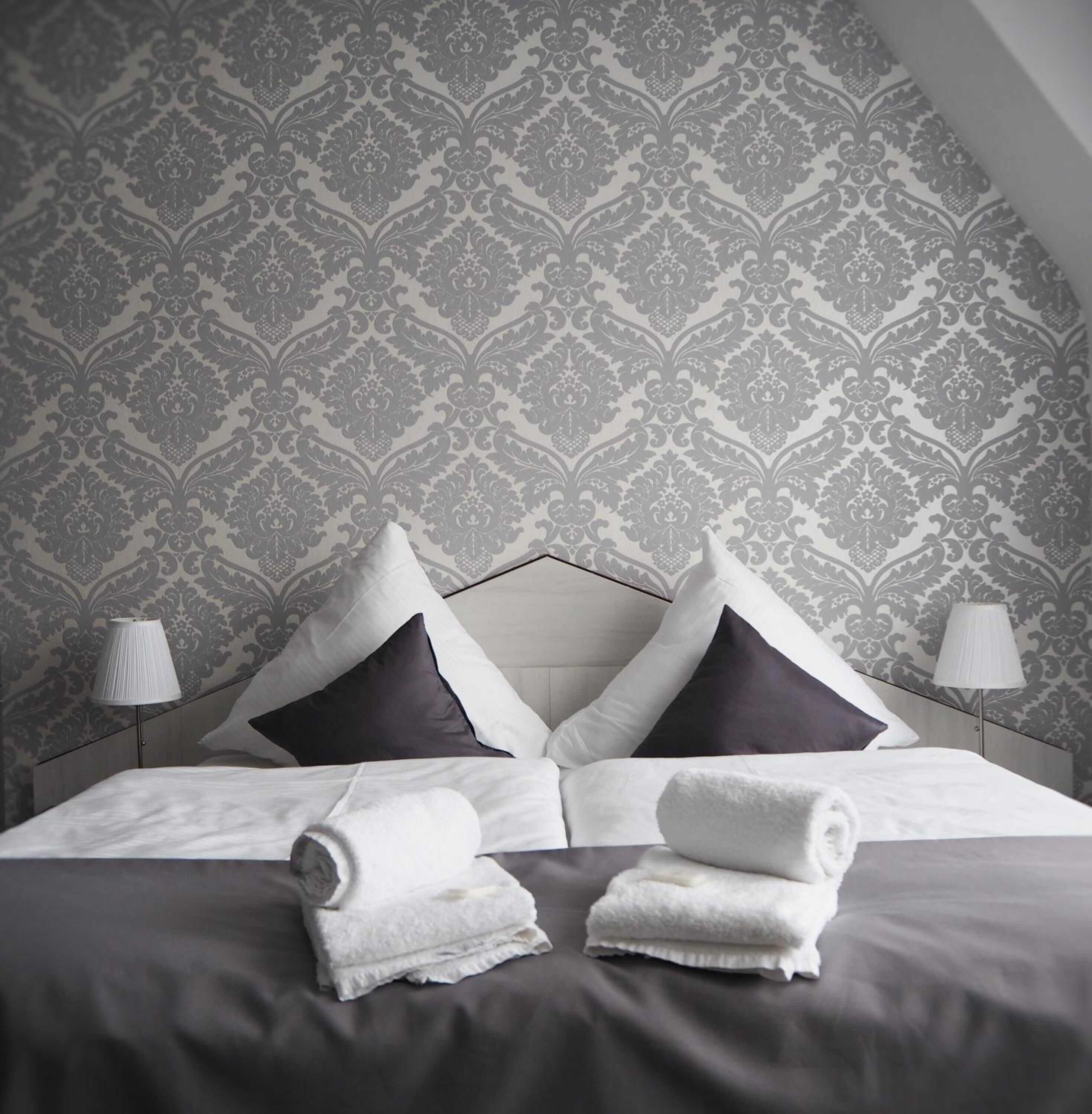 soundproofing, free wifi, bed sheets