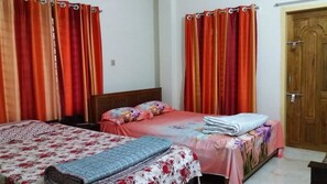 Room, 1 Double Bed, Non Smoking, Garden View | 4 bedrooms, soundproofing, cribs/infant beds, free WiFi