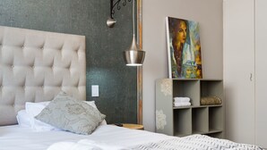 Leilighet – comfort, flere senger, ikke-røyk | 2 soverom, safe på rommet, skrivebord og strykejern/-brett