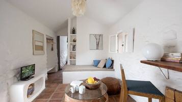 Apartemen, 1 kamar tidur (La Rocheblin) | Ruang keluarga