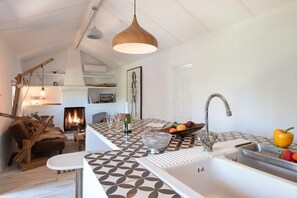 公寓, 1 間臥室 (Y.O.L.O) | 私人廚房 | 電冰箱、微波爐、電熱水壺、鍋具/餐盤/廚房用品