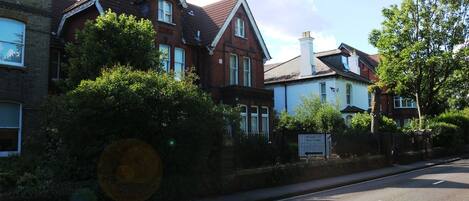 Fachada da propriedade