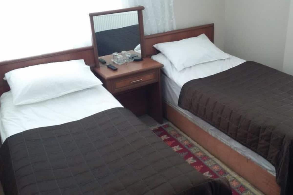 Twin Room | Soundproofing, iron/ironing board, free WiFi, bed sheets