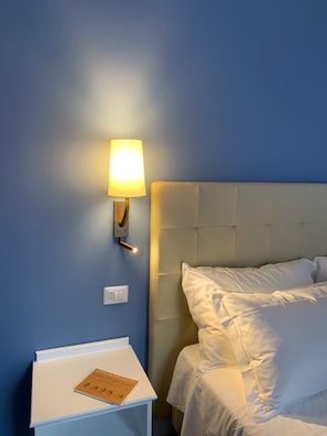 Deluxe Double Room | Premium bedding, in-room safe, individually furnished, desk - Suite CuoreNapoletano (Naples)